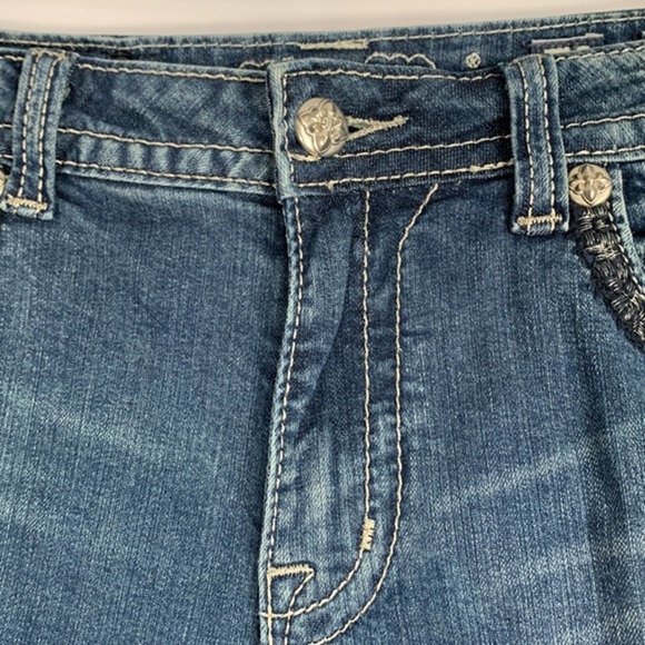 Miss Me Blue Lightly Distressed Boyfriend Capri Jeans - Picture 5 of 16